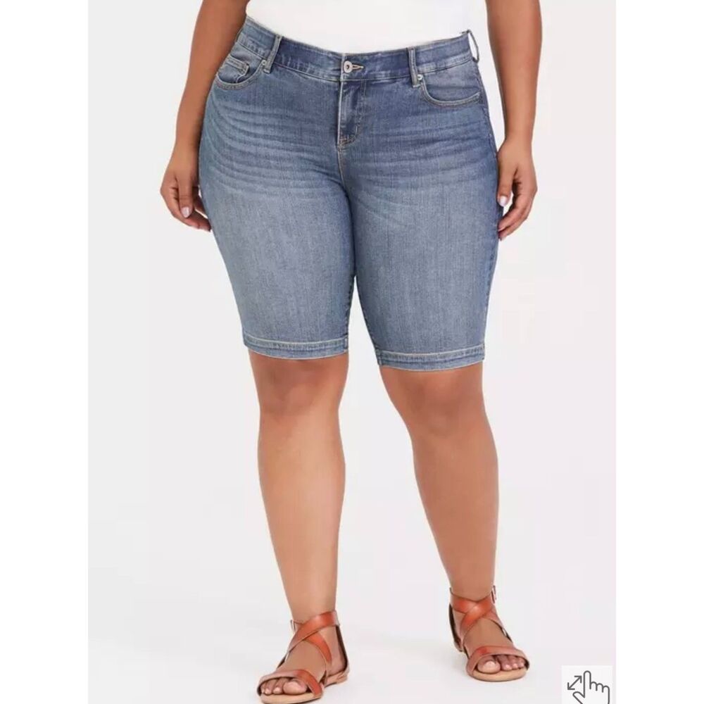 Torrid Bombshell Skinny Bermuda Shorts Premium Stretch Size 12 Denim